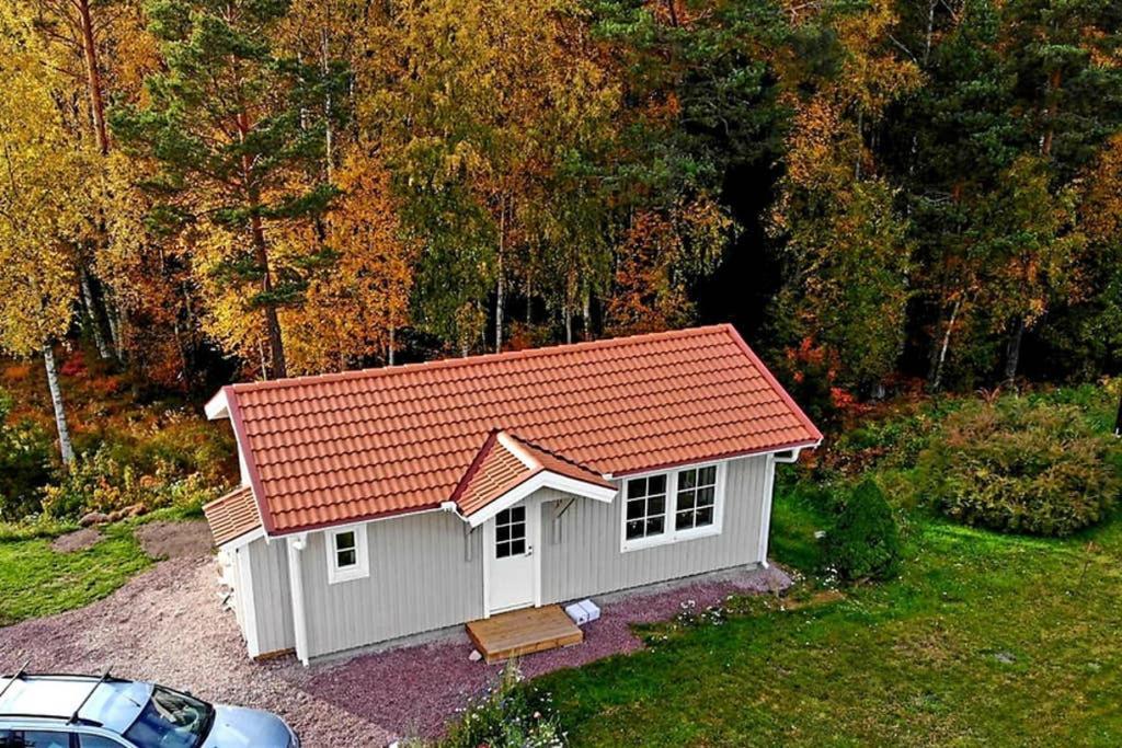Nybyggd Stuga Intill Skogsbrynet - New Built Cottage Next To The Cowberry Forest Mora Luaran gambar